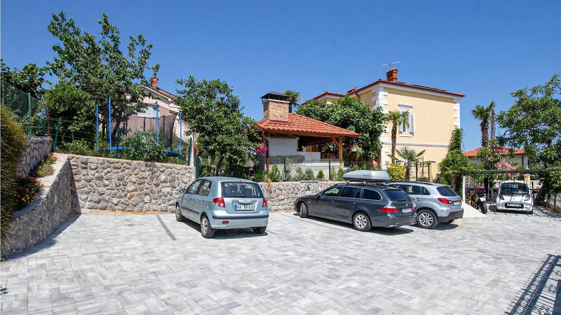 2 Bedroom Lovely Apartment In Ika