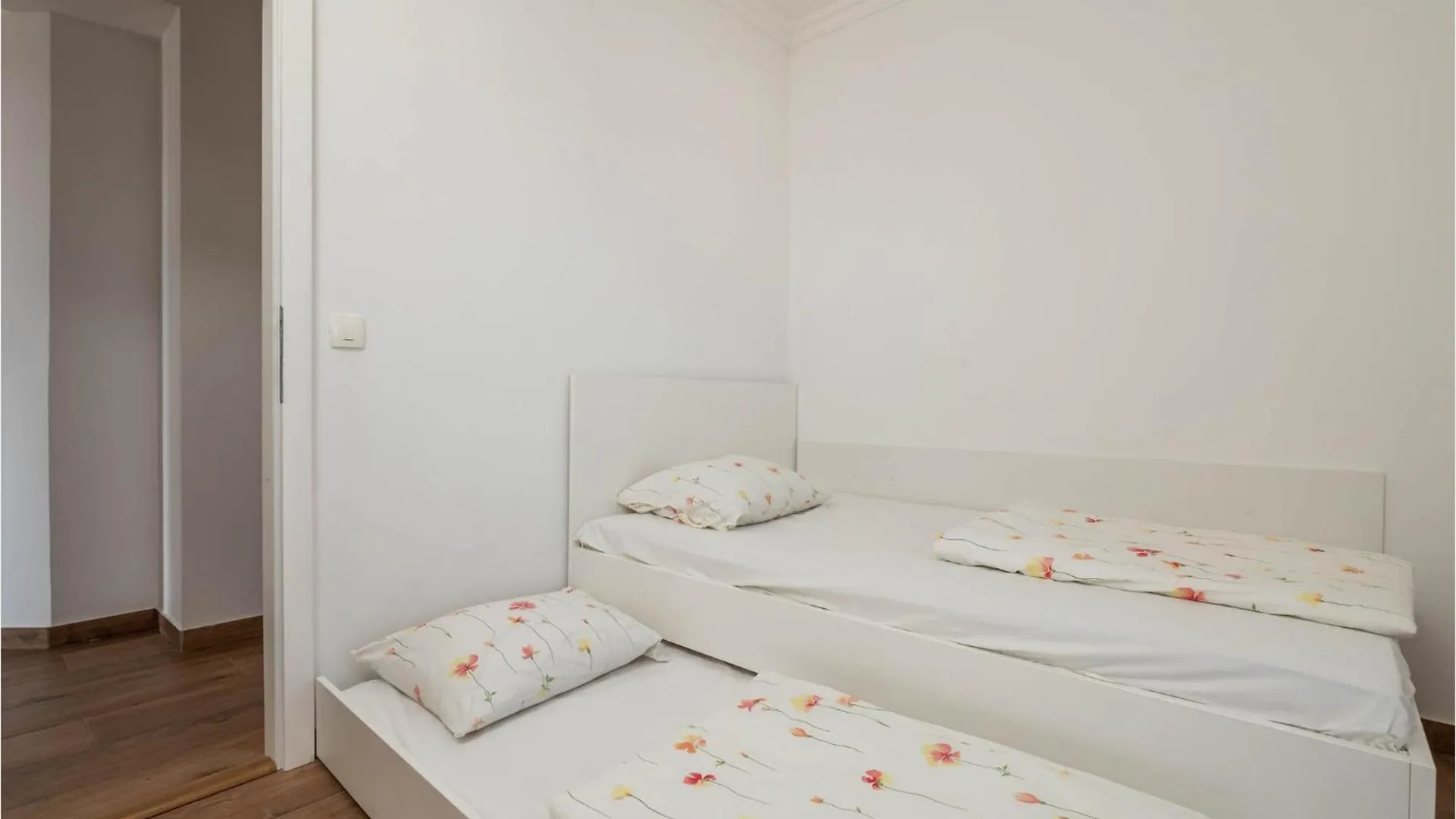 2 Bedroom Lovely Apartment In Ika Croatia