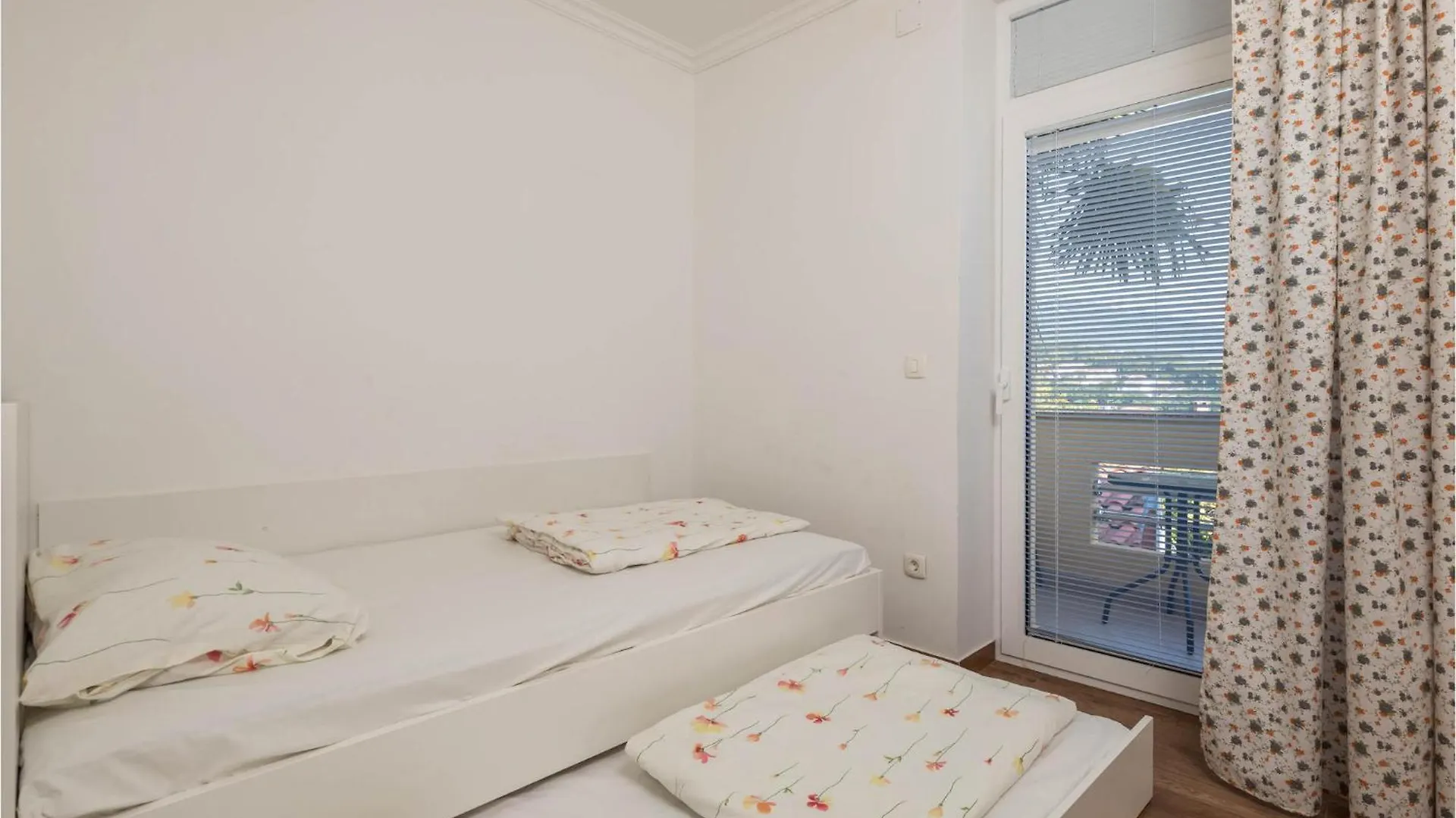 2 Bedroom Lovely Apartment In Ika Croatia