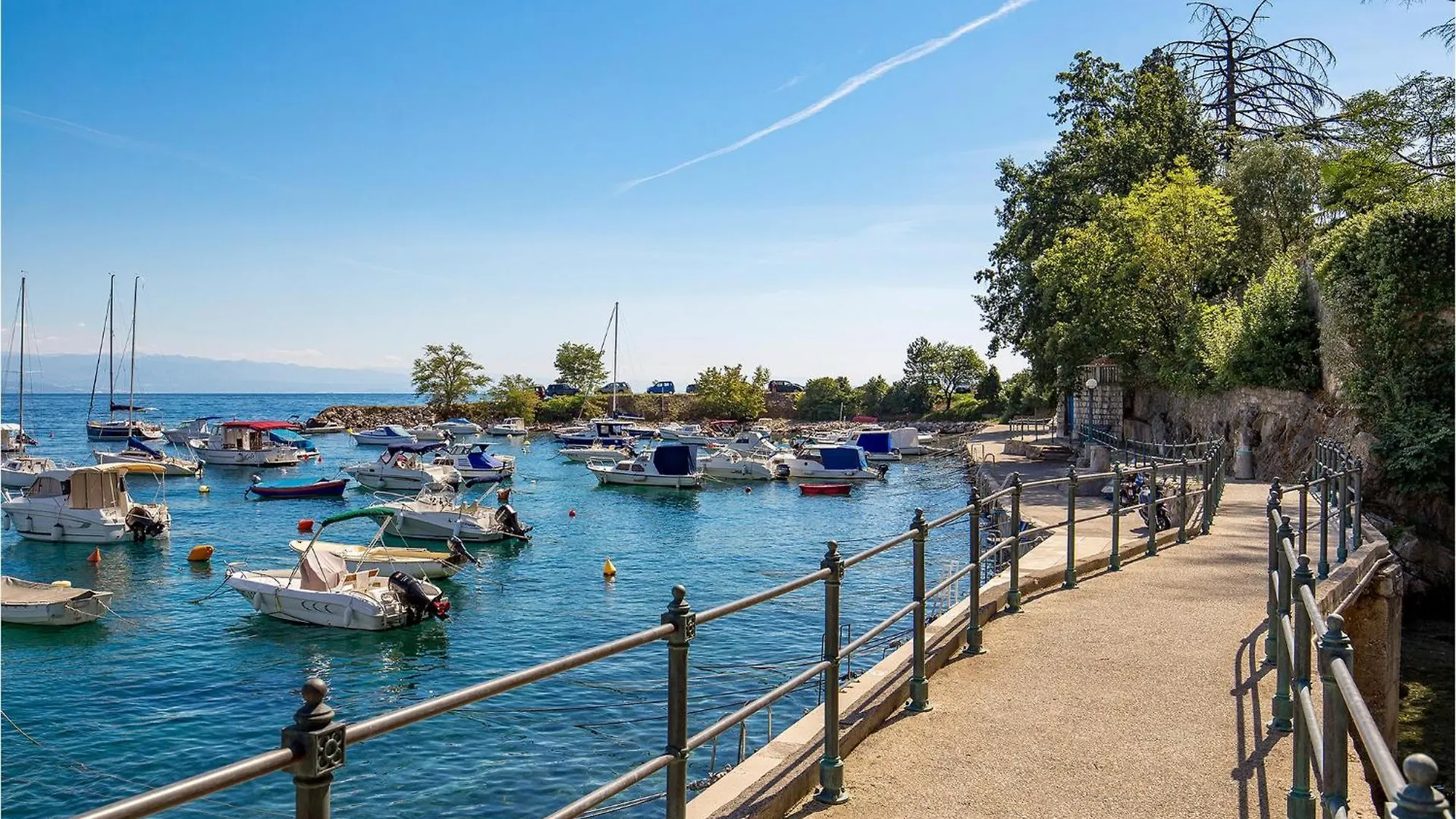 2 Bedroom Lovely Apartment In Ika Croatia