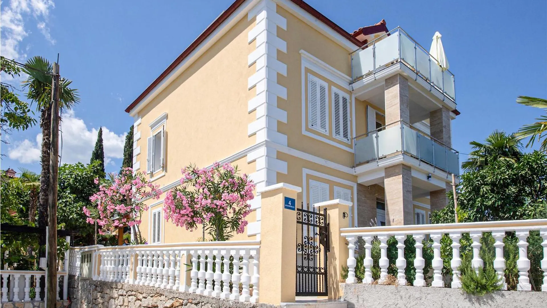 2 Bedroom Lovely Apartment In Ika Croatia