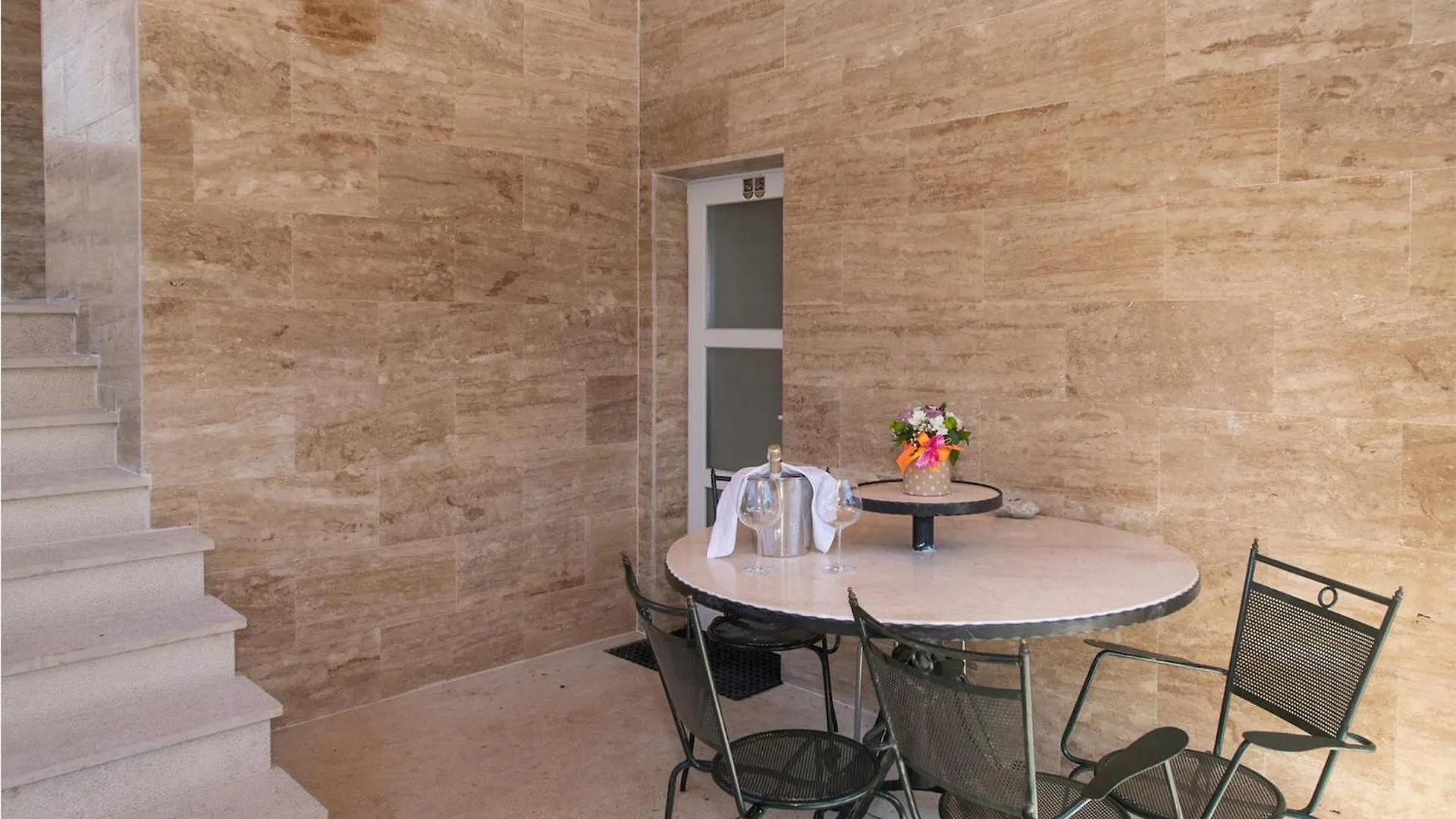 2 Bedroom Lovely Apartment In Ika